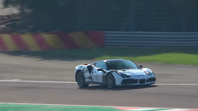 H υβριδική Ferrari στην πίστα